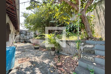 Casa para alugar com 300m², 4 quartos e 2 vagasFundos da casa