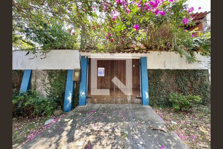 Casa para alugar com 300m², 4 quartos e 2 vagasFachada