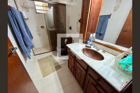 Casa para alugar com 300m², 4 quartos e 2 vagasBanheiro social