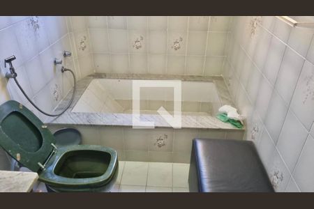 Casa para alugar com 300m², 4 quartos e 2 vagasBanheiro da suíte 2