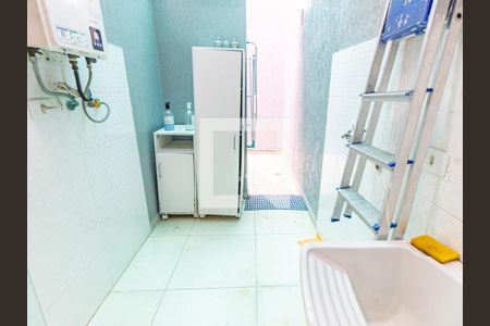 Casa à venda com 174m², 3 quartos e 3 vagas Casa à venda com 174m², 3 quartos e 3 vagasÁrea de Serviço