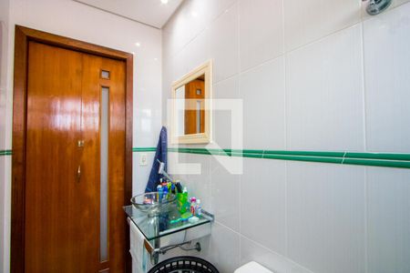 Casa à venda com 172m², 3 quartos e 2 vagasBanheiro social