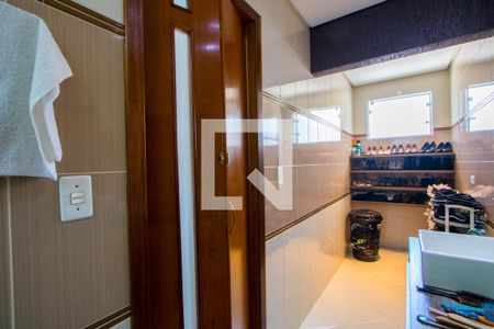 Casa à venda com 172m², 3 quartos e 2 vagasBanheiro do quarto 1