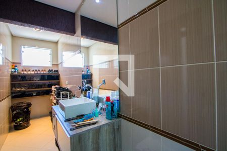 Casa à venda com 172m², 3 quartos e 2 vagasBanheiro do quarto 1