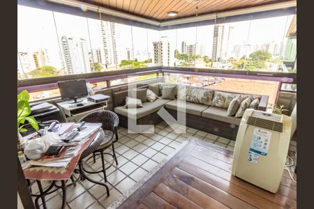 Apartamento à venda com 125m², 3 quartos e 3 vagasVaranda