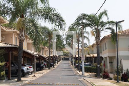 Casa para alugar com 120m², 4 quartos e 2 vagas Casa para alugar com 120m², 4 quartos e 2 vagasCondomínio