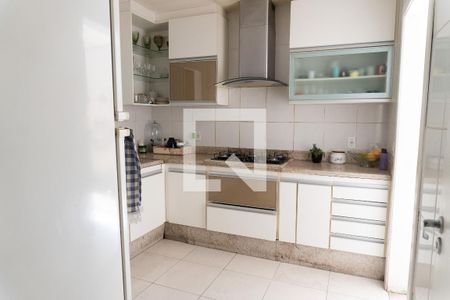 Casa para alugar com 120m², 4 quartos e 2 vagas Casa para alugar com 120m², 4 quartos e 2 vagasCozinha