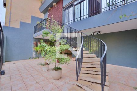 Casa à venda com 260m², 4 quartos e 3 vagas Casa à venda com 260m², 4 quartos e 3 vagasEntrada