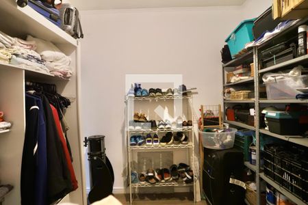 Casa à venda com 260m², 4 quartos e 3 vagas Casa à venda com 260m², 4 quartos e 3 vagasQuarto 4