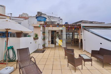 Casa à venda com 260m², 4 quartos e 3 vagas Casa à venda com 260m², 4 quartos e 3 vagasQuintal