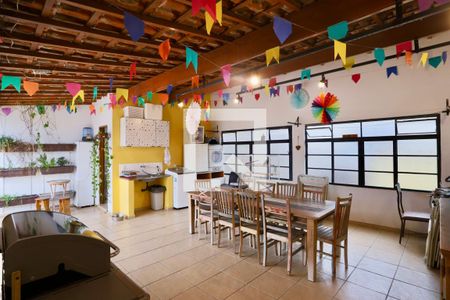 Casa à venda com 260m², 4 quartos e 3 vagas Casa à venda com 260m², 4 quartos e 3 vagasSalão de Festas