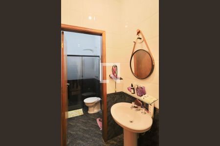 Casa à venda com 260m², 4 quartos e 3 vagas Casa à venda com 260m², 4 quartos e 3 vagasBanheiro do Quarto 2