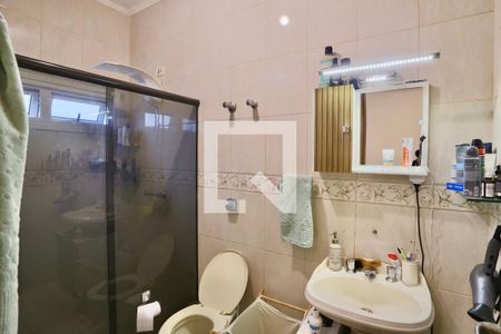 Casa à venda com 260m², 4 quartos e 3 vagas Casa à venda com 260m², 4 quartos e 3 vagasBanheiro do Quarto 1