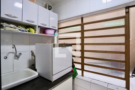 Casa à venda com 260m², 4 quartos e 3 vagas Casa à venda com 260m², 4 quartos e 3 vagasLavanderia