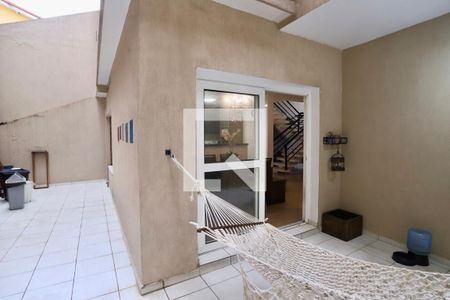 Casa à venda com 260m², 4 quartos e 3 vagas Casa à venda com 260m², 4 quartos e 3 vagasQuintal