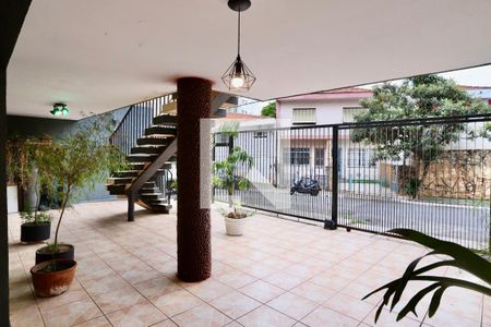 Casa à venda com 260m², 4 quartos e 3 vagas Casa à venda com 260m², 4 quartos e 3 vagasGaragem