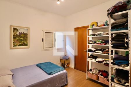 Casa à venda com 260m², 4 quartos e 3 vagas Casa à venda com 260m², 4 quartos e 3 vagasQuarto 2