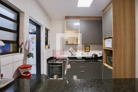Casa à venda com 260m², 4 quartos e 3 vagas Casa à venda com 260m², 4 quartos e 3 vagasCozinha