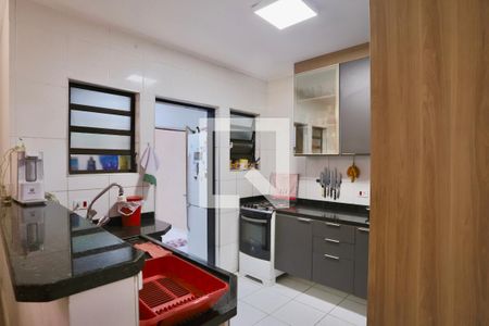 Casa à venda com 260m², 4 quartos e 3 vagas Casa à venda com 260m², 4 quartos e 3 vagasCozinha