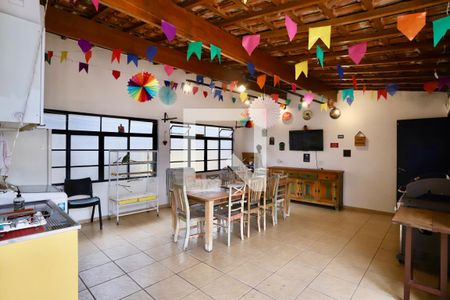 Casa à venda com 260m², 4 quartos e 3 vagas Casa à venda com 260m², 4 quartos e 3 vagasSalão de Festas