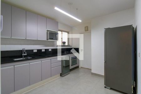Cozinha de apartamento para alugar com 2 quartos, 95m² em Real Parque, São Paulo