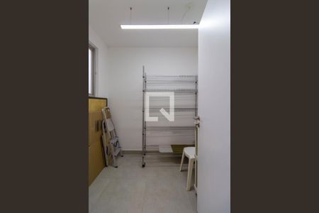 Apartamento à venda com 95m², 2 quartos e 1 vaga Apartamento à venda com 95m², 2 quartos e 1 vagaBanheiro de Serviço
