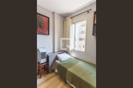 Quarto 1 de apartamento para alugar com 2 quartos, 71m² em Vila Paris, Belo Horizonte