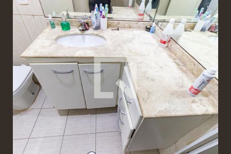 Casa à venda com 140m², 3 quartos e 2 vagas Casa à venda com 140m², 3 quartos e 2 vagasBanheiro