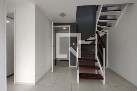 Apartamento para alugar com 104m², 3 quartos e 2 vagas Apartamento para alugar com 104m², 3 quartos e 2 vagasSala