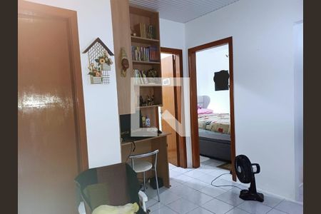 Sala de casa à venda com 2 quartos, 45m² em Hípica, Porto Alegre