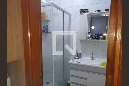 Casa à venda com 45m², 2 quartos e 1 vaga Casa à venda com 45m², 2 quartos e 1 vagaBanheiro