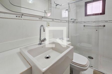 Apartamento para alugar com 270m², 3 quartos e 2 vagas Apartamento para alugar com 270m², 3 quartos e 2 vagasBanheiro da suíte