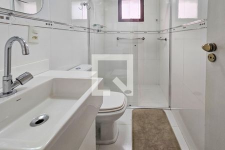 Apartamento para alugar com 270m², 3 quartos e 2 vagas Apartamento para alugar com 270m², 3 quartos e 2 vagasBanheiro da suíte