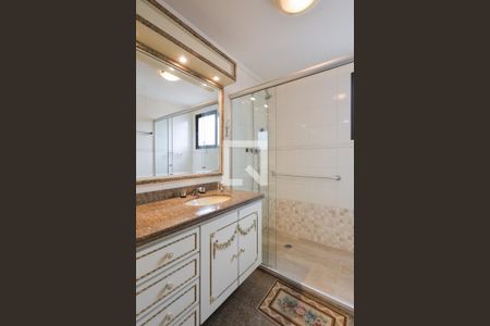 Apartamento para alugar com 235m², 3 quartos e 3 vagasBanheiro da Suíte 1