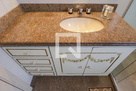 Apartamento para alugar com 235m², 3 quartos e 3 vagasBanheiro da Suíte 1