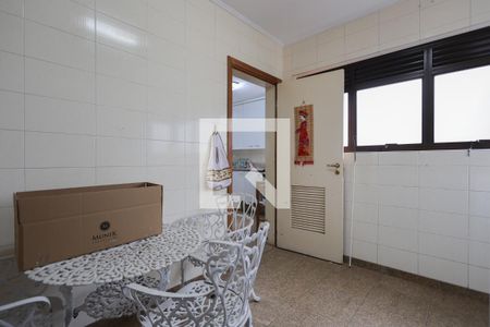 Apartamento para alugar com 235m², 3 quartos e 3 vagasÁrea de serviço