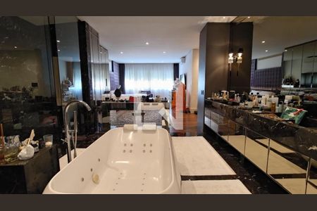 Apartamento à venda com 475m², 4 quartos e 4 vagas Apartamento à venda com 475m², 4 quartos e 4 vagasFoto 36