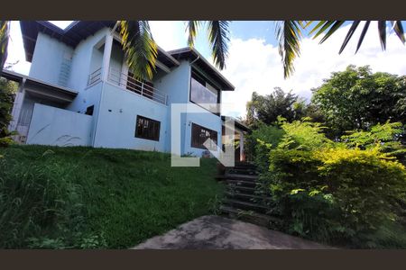 Casa de condomínio à venda com 400m², 5 quartos e 4 vagas Casa de condomínio à venda com 400m², 5 quartos e 4 vagasQuintal