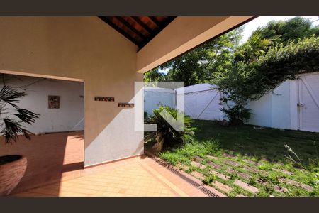 Casa de condomínio à venda com 400m², 5 quartos e 4 vagas Casa de condomínio à venda com 400m², 5 quartos e 4 vagasGaragem