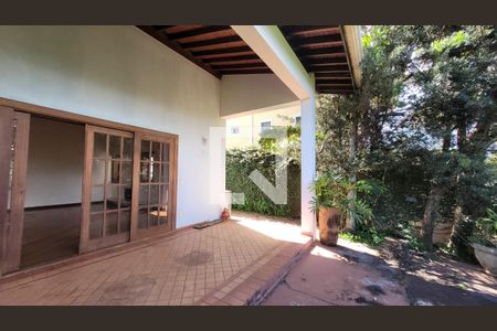 Casa de condomínio à venda com 400m², 5 quartos e 4 vagas Casa de condomínio à venda com 400m², 5 quartos e 4 vagasQuintal