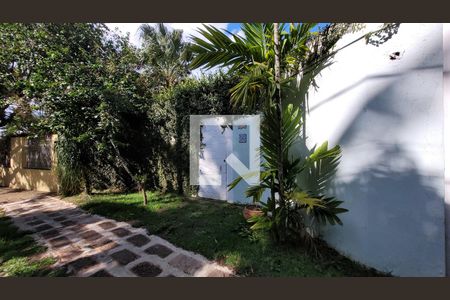Casa de condomínio à venda com 400m², 5 quartos e 4 vagas Casa de condomínio à venda com 400m², 5 quartos e 4 vagasFachada