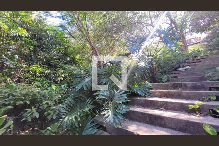 Casa de condomínio à venda com 400m², 5 quartos e 4 vagas Casa de condomínio à venda com 400m², 5 quartos e 4 vagasÁrea Externa