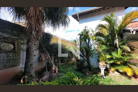 Casa de condomínio à venda com 400m², 5 quartos e 4 vagas Casa de condomínio à venda com 400m², 5 quartos e 4 vagasJardim