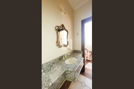 Casa de condomínio à venda com 400m², 5 quartos e 4 vagas Casa de condomínio à venda com 400m², 5 quartos e 4 vagasBanheiro da Suíte 2