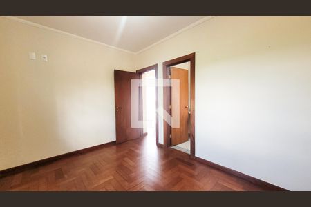 Casa de condomínio à venda com 400m², 5 quartos e 4 vagas Casa de condomínio à venda com 400m², 5 quartos e 4 vagasSuíte 3