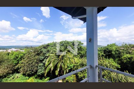 Casa de condomínio à venda com 400m², 5 quartos e 4 vagas Casa de condomínio à venda com 400m², 5 quartos e 4 vagasVaranda da Suíte master