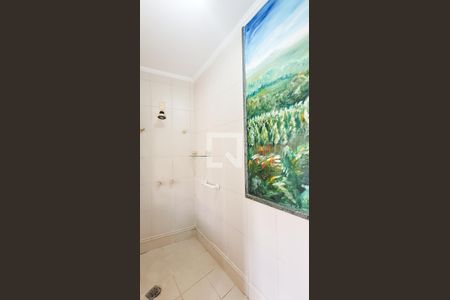 Casa de condomínio à venda com 400m², 5 quartos e 4 vagas Casa de condomínio à venda com 400m², 5 quartos e 4 vagasBanheiro da Suíte master