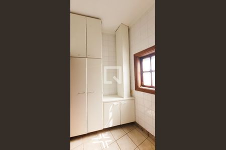 Casa de condomínio à venda com 400m², 5 quartos e 4 vagas Casa de condomínio à venda com 400m², 5 quartos e 4 vagasLavanderia