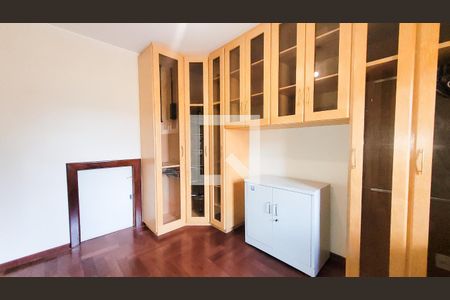 Casa de condomínio à venda com 400m², 5 quartos e 4 vagas Casa de condomínio à venda com 400m², 5 quartos e 4 vagasSuíte 1