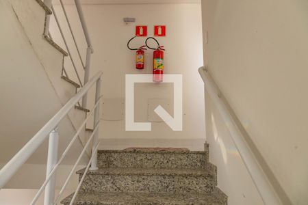 Apartamento à venda com 57m², 2 quartos e 1 vagaEscada do prédio 